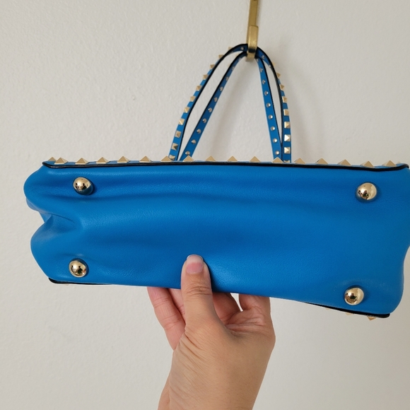 VALENTINO Garavani Rockstud Tote Bag - Picture 7 of 15